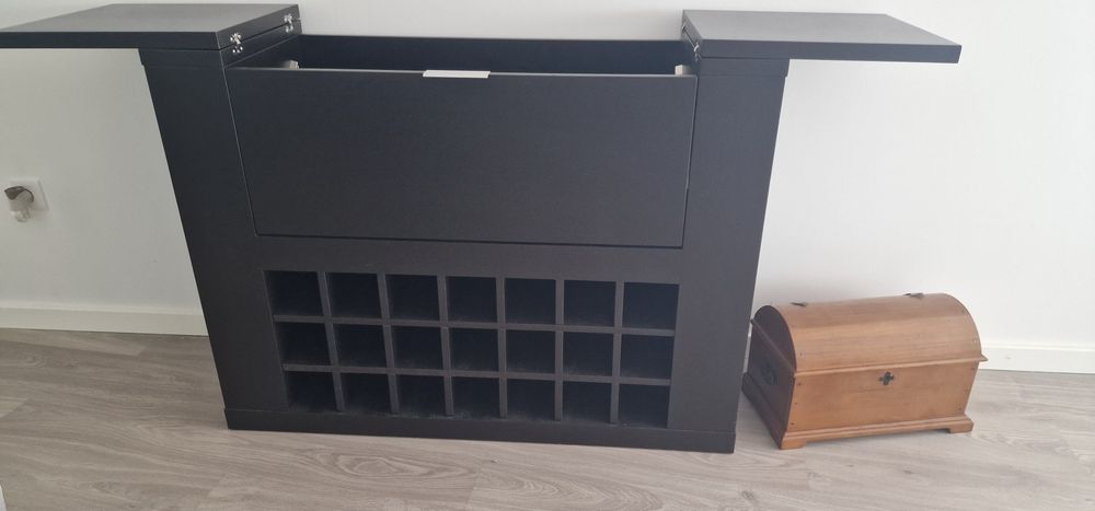 Garrafeira em Madeira maciça