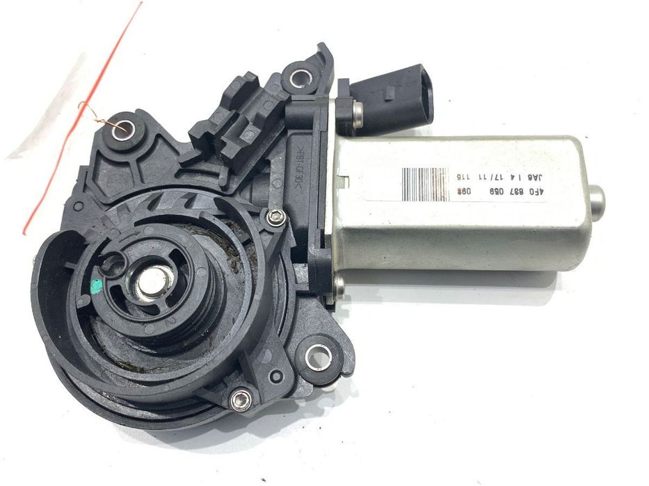 SILNIK DOCIĄGU DRZWI  AUDI A8 D4 (4H2, 4H8, 4HC, 4HL) 2009 - 2018 4.2 TDI quattro 258 kW [351 KM]
