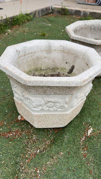 Vaso exterior em pedra