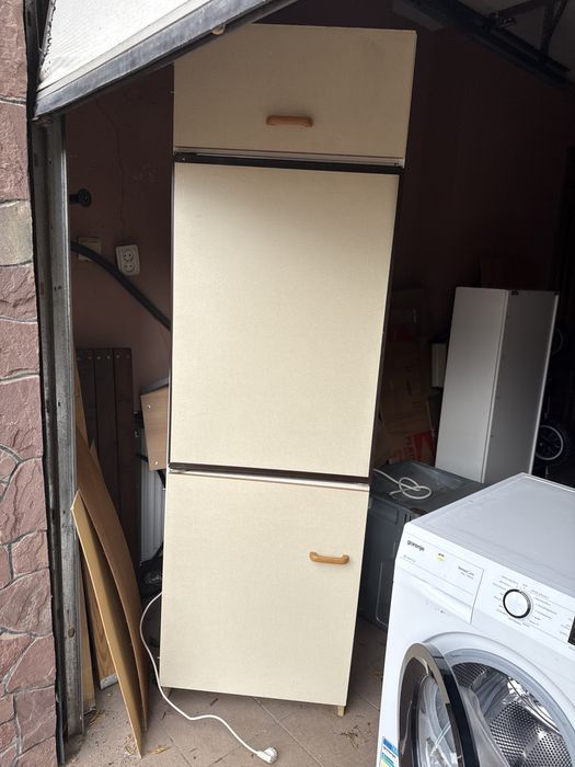 Золодильник в онтоввний в шкаф