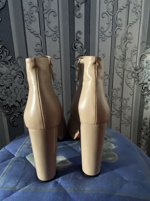 Сапоги жіночі молочні