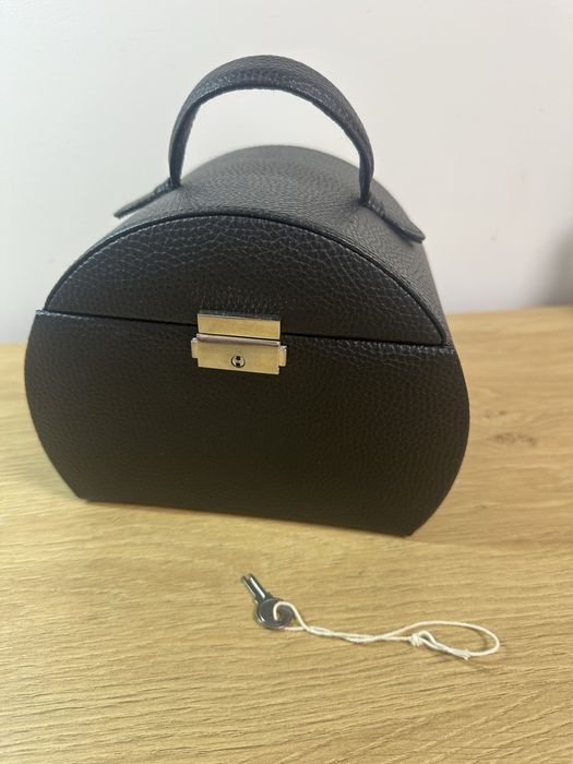 Шкатулка для прикрас