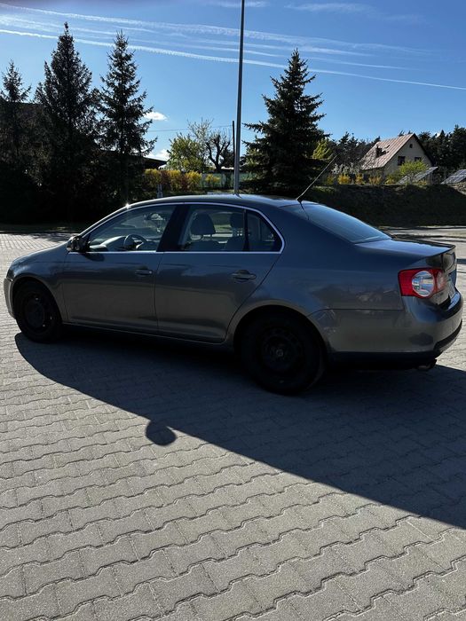 Volkswagen Jetta 2.5 170 KM LPG 2007r Automat