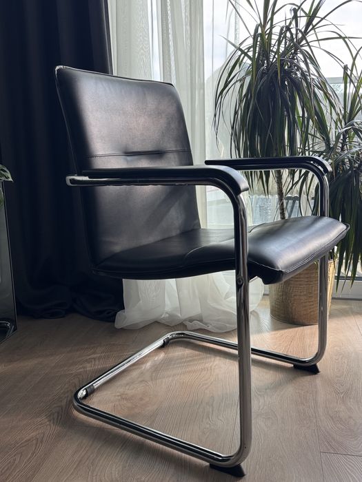 Elegancke krzesło biurowe Bauhaus