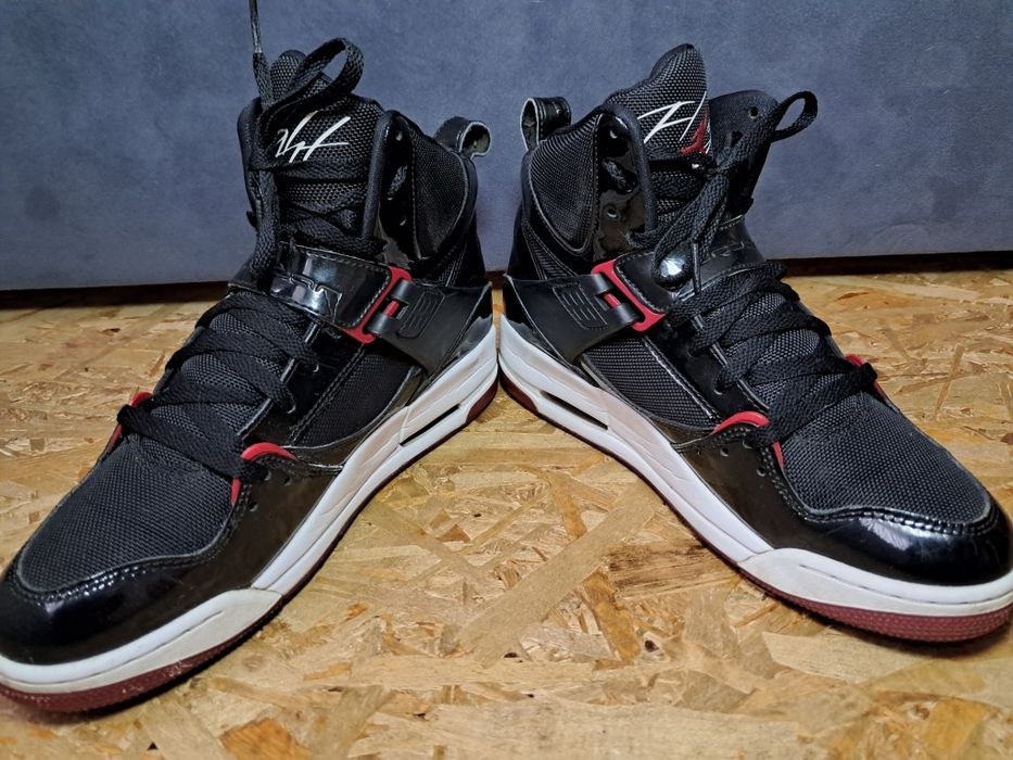 Кроссовки Air Jordan Flight 45 High 'Bred' DC2569-001.