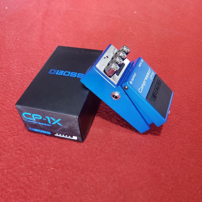 Pedais boss, digitech, tc helicon, shure 87a