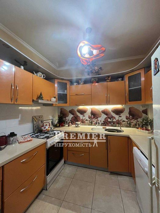 Будинок 118 кв з сучасним ремонтом з великою ділянкою землі 83.4 сотки