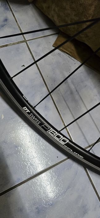 Rodas Estrada Dt Swiss + Bidon Ferramenta