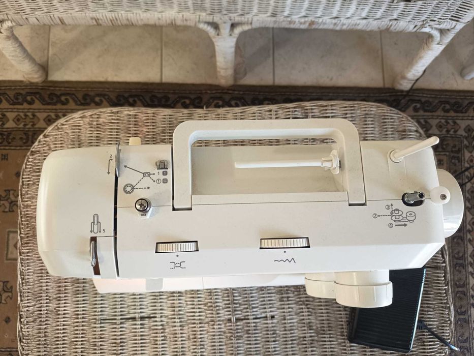 Venda de Máquina de Costura SilverCrest SNM 33C1