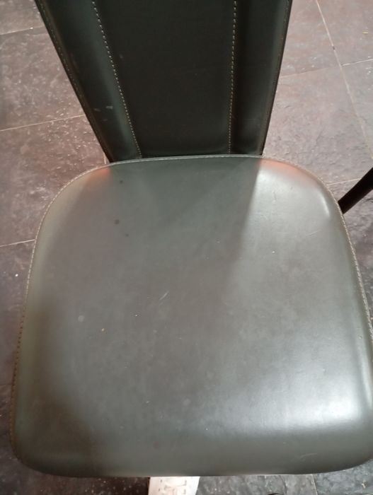 Cadeiras em cinza antracite