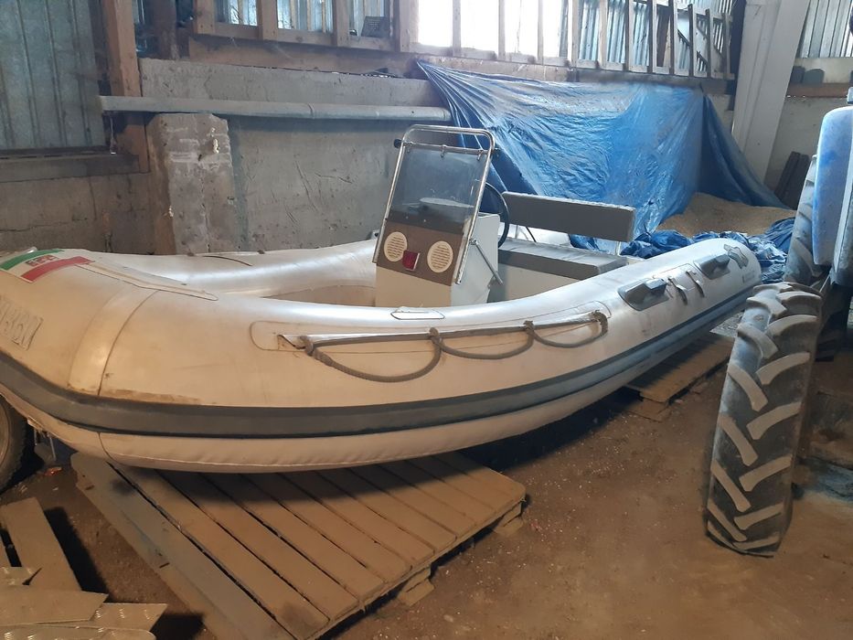 Лодка 360 з пластиковим дном надувна ,під мотор максимум 35