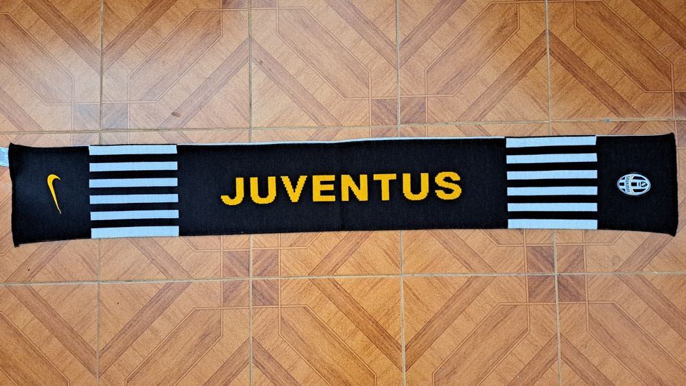 Cachecóis duplos da Juventus FC