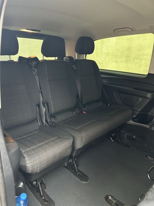 Wynajem samochodu 8-osobowego Mercedes Vito Premium