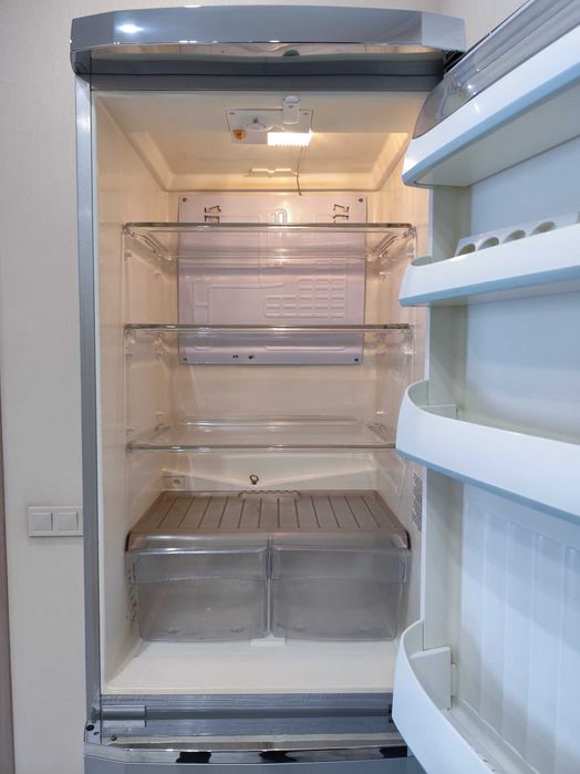 Італійський холодильник Ardo CO 2412 BAS