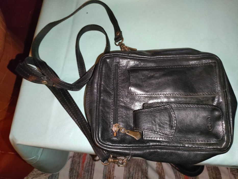Bolsa de homem tiracolo preta