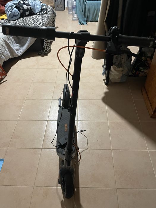 Trotinete Elétrica Segway Ninebot – Como Nova (1 Semana de Uso)