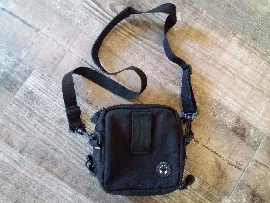 Bolsa Omni com saída para fones!