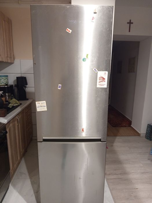 Sprzedam uszkodzoną lodówkę