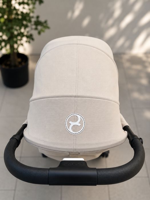 Продам коляску Cybex Beezy 2026 год