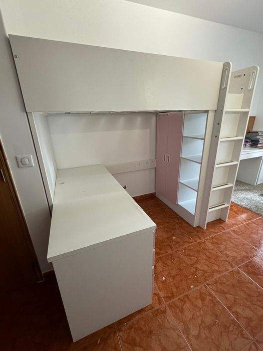 Cama criança rosa e branco