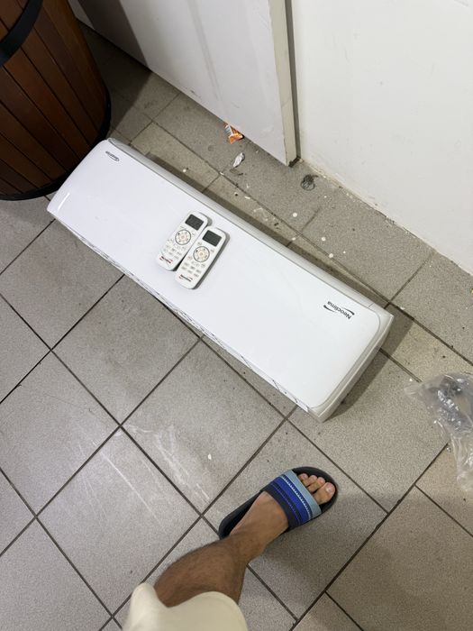 Кондиціонер neoclima інверторний 50кв 2 шт з комплектуючими трубами.