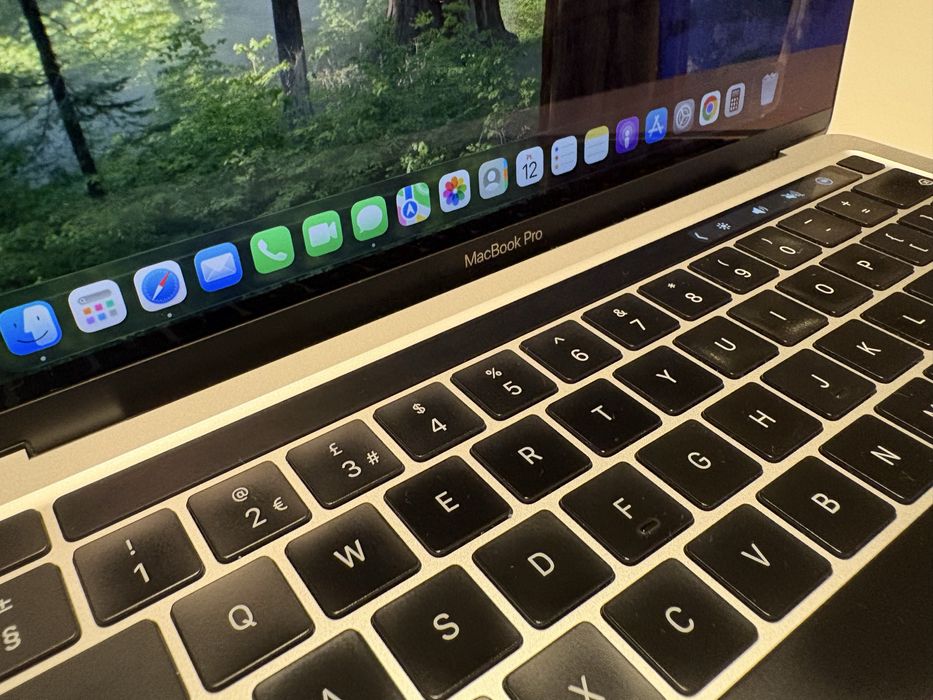 MacBook Pro 13 2020 i7 10gen / 32GB RAM /512GB SSD/ 82 CYKLI BATERII