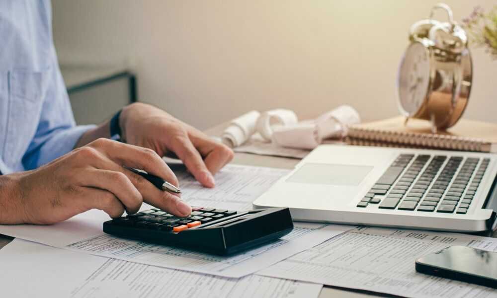 Головний бухгалтер. Пропоную ведення обліку ФОП,ТОВ . Здача звітності.