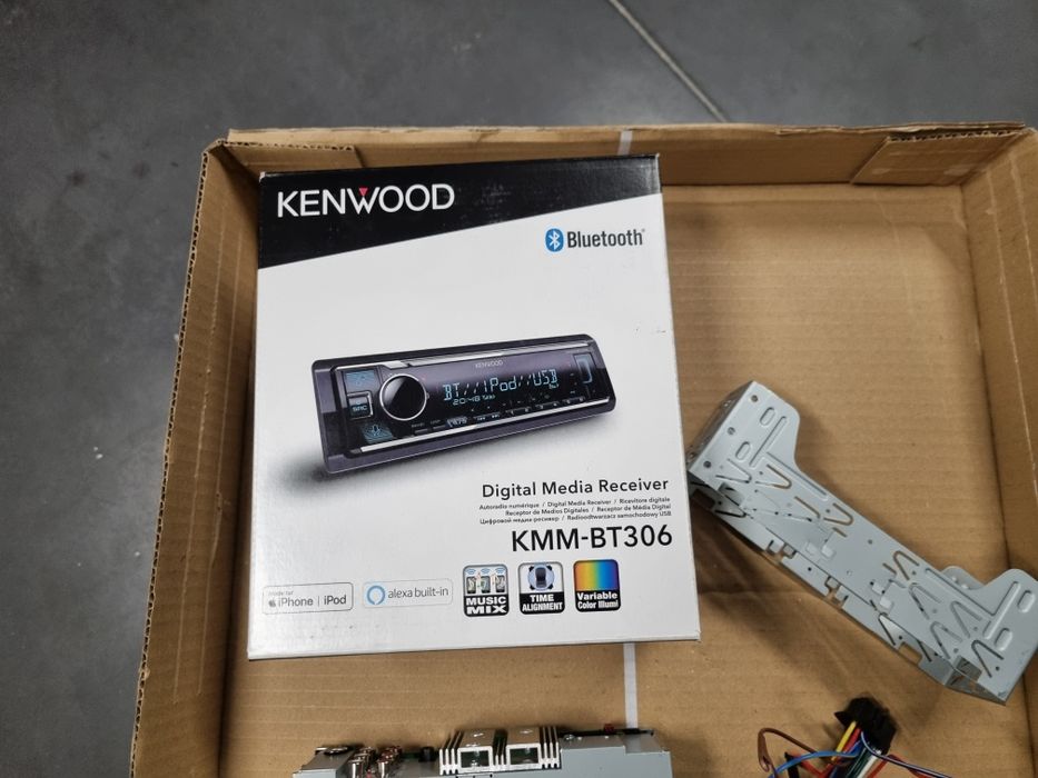 Auto radio kenwood BT306