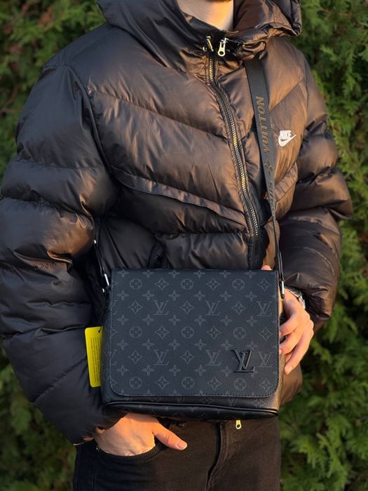 Сумка Louis Vuitton через плечо черная Лв кожаная барсетка LV Луи