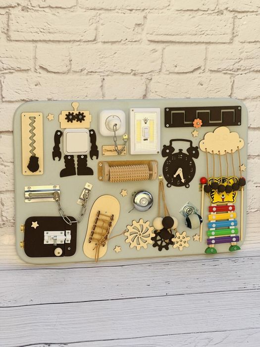 Бізіборд Бізікуб