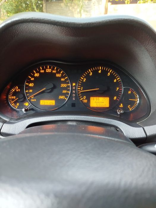 Тойота Авенсис универсал