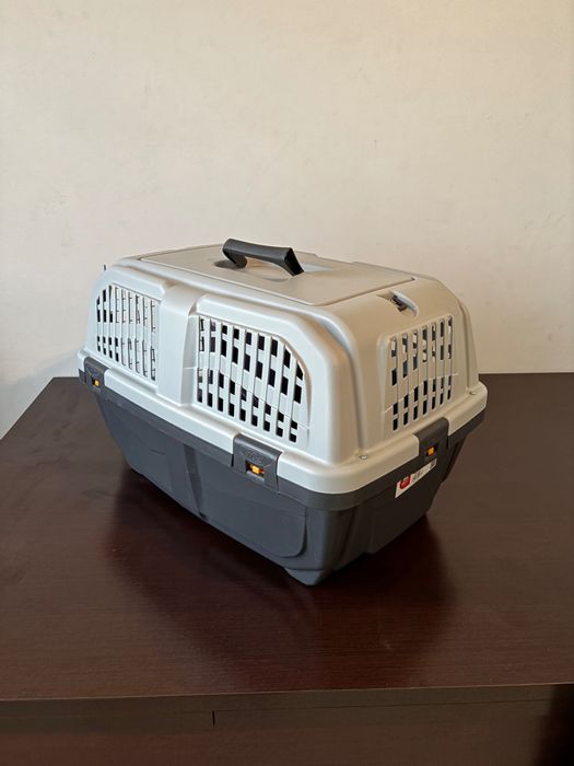 Caixa de transporte animal. IATA.