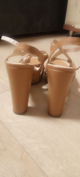 Босоніжки 39 розмір