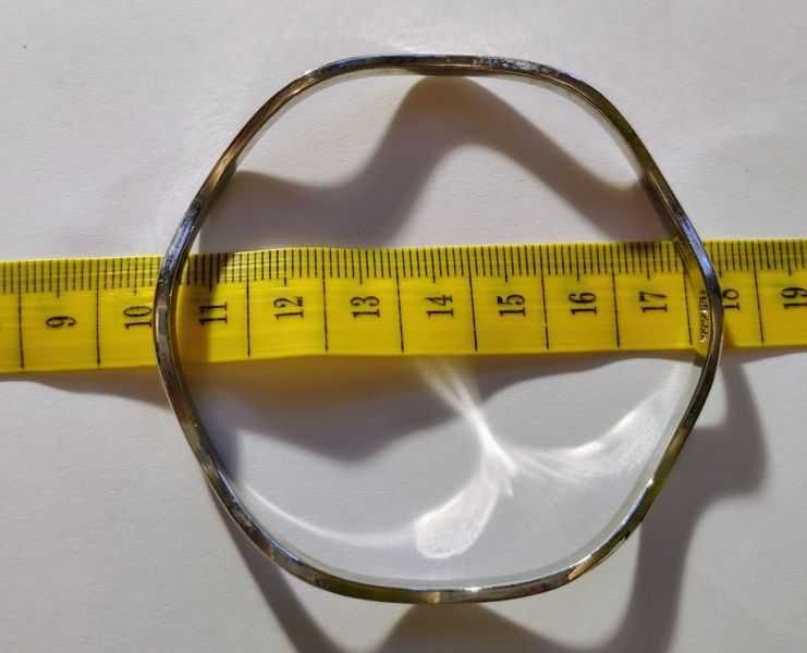 bransoletki o unikatowym kształcie