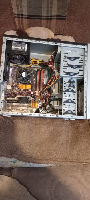 Продам системник в хорошем рабочем состоянии