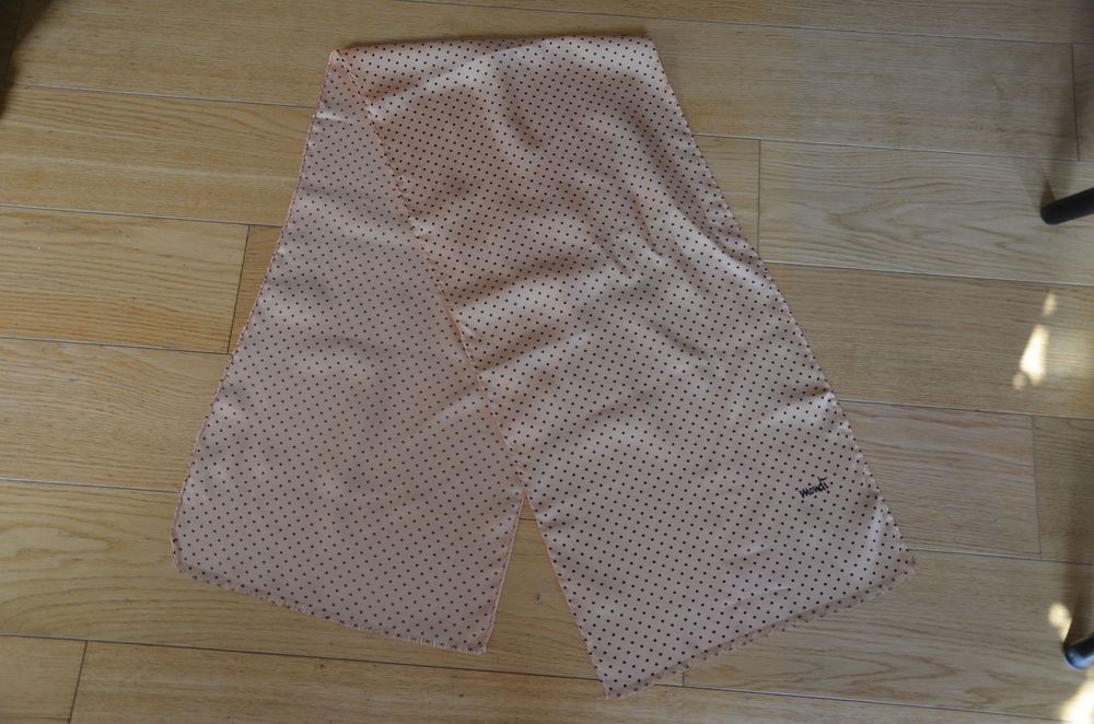 Mondi  morelowa chusta/apaszka w groszki