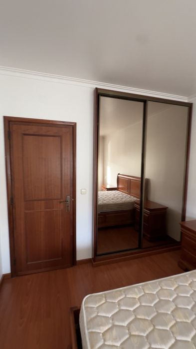 Quarto para arrendar em São Domingos de Rana e próximo da Universidade Nova