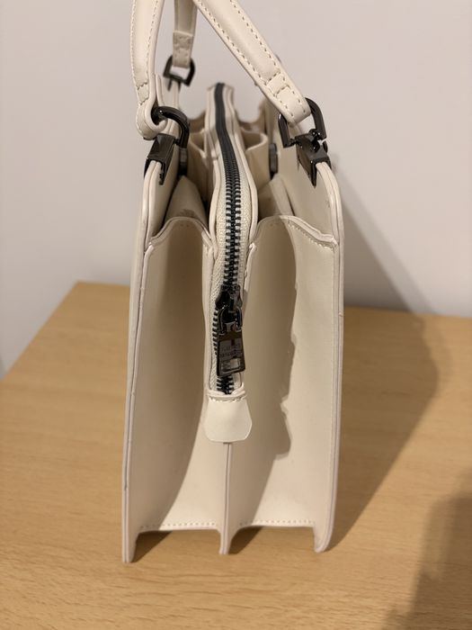 Sprzedam elegancką torebkę Steve Madden w kolorze kremowym / off-white