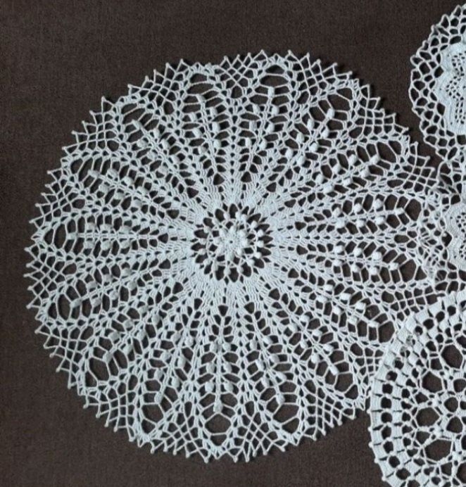 Serwetka biała na szydełku