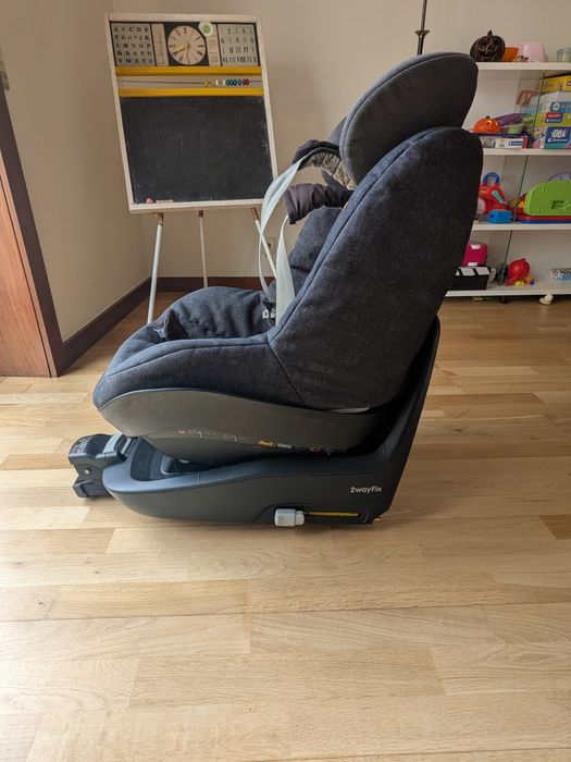 Cadeira automóvel para crianças maxi cosi 2 way Pearl com base,