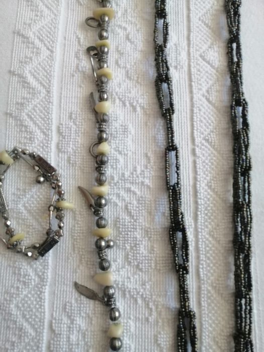 Porta chaves+Frasco feito em renda+brincos+quadro em p/cruz