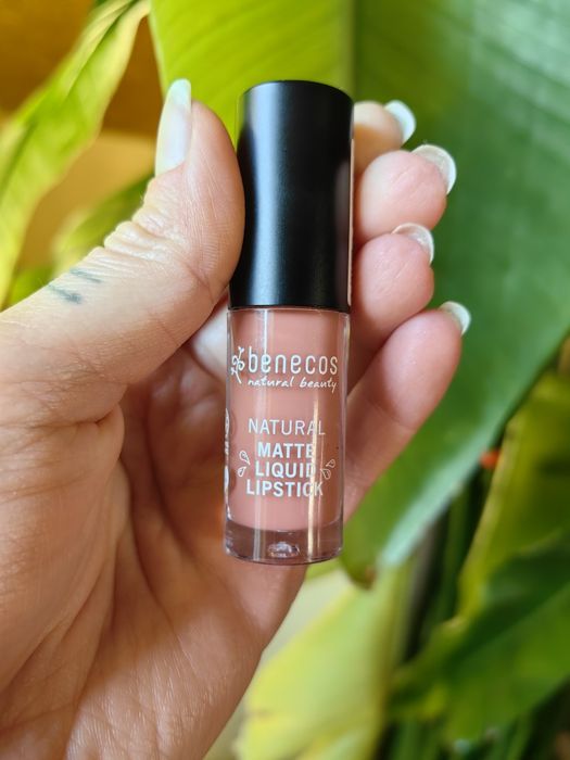 Benecos Natural Matte Liquid Lipstick. Kolor Desert Rose.