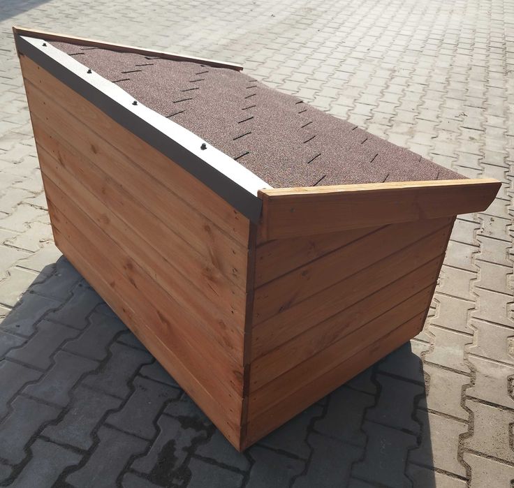 BUDA dla psa /duża/drewniana/ocieplona/ dach skośny