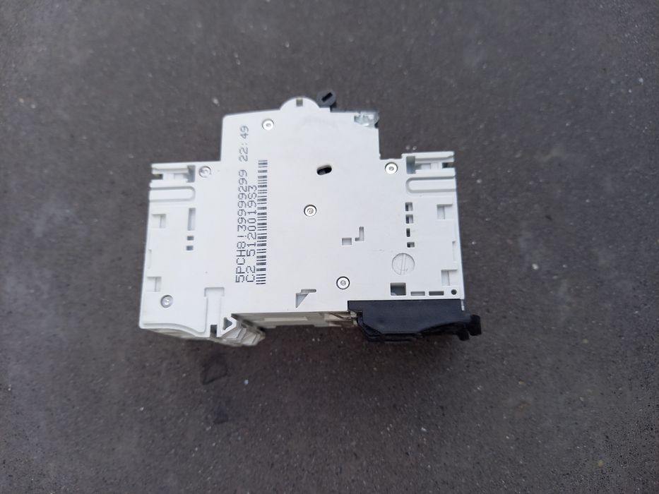 Disjuntor duplo    .