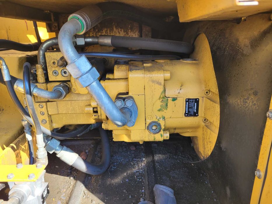 Pompa  do koparki Cat M 315