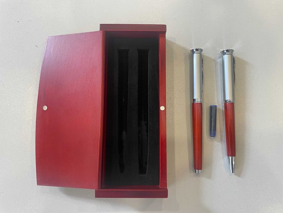 Zestaw Pióro wieczne i długopis. Wysoka jakość. Nieużywane.