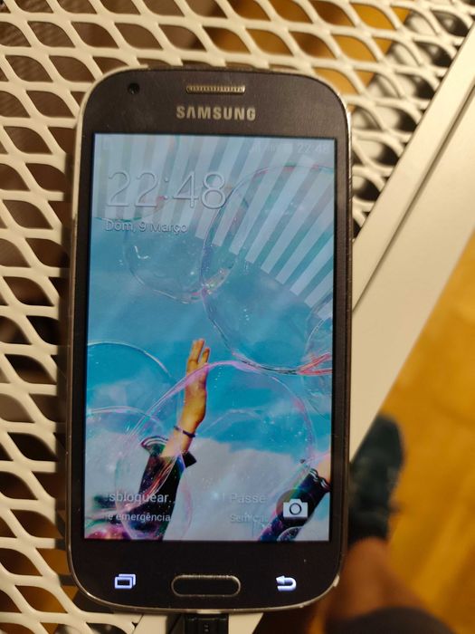 Samsung Galaxy Ace4 em razoável estado