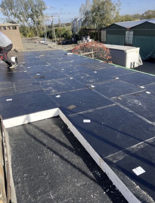 Uslugi Dekarskie. Dekarz, Dach