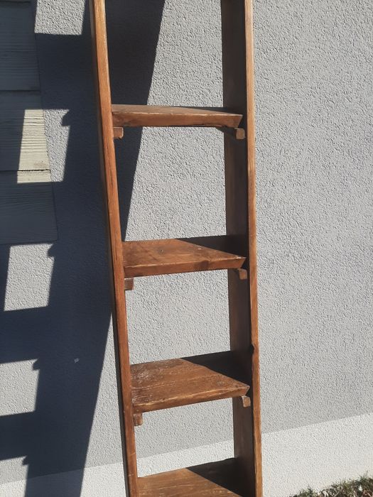 Schody, drabinka na antersole