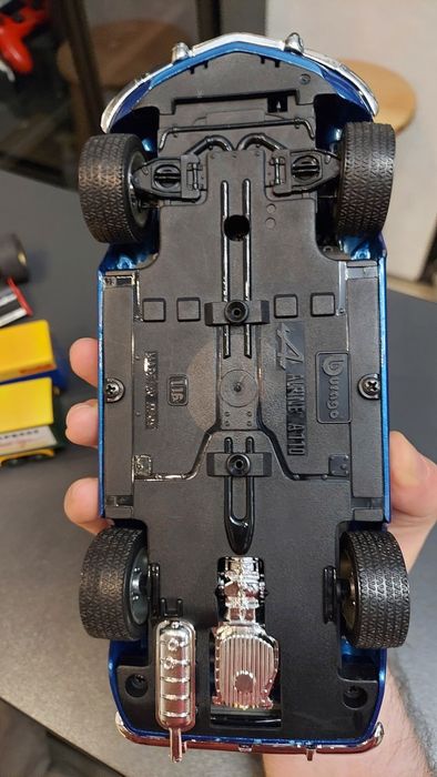 Модель  1/16 Alpine A110 Burago Italy